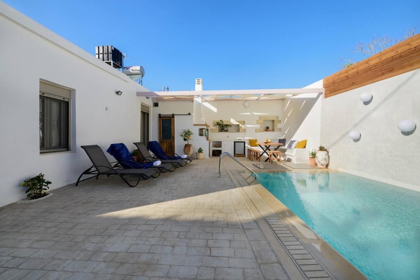 Chrisanthi Elegant Villa Pitsidia Exterior photo